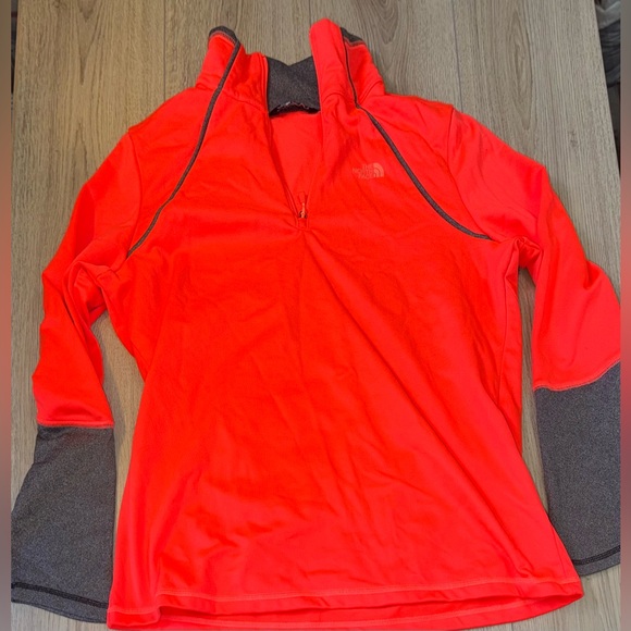 The North Face Women's pink and Gray quarter zip Sweatshirt sweater - Picture 1 of 3